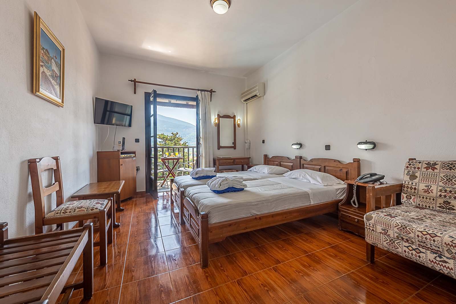 Double or Twin Room with Pool and Side Sea View